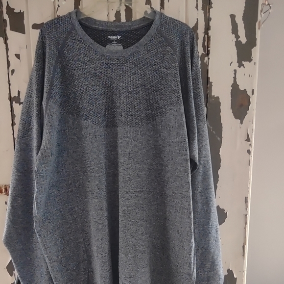 Old Navy Active, Size XL THIS SHIRT IS AWESOME!! - Picture 1 of 8